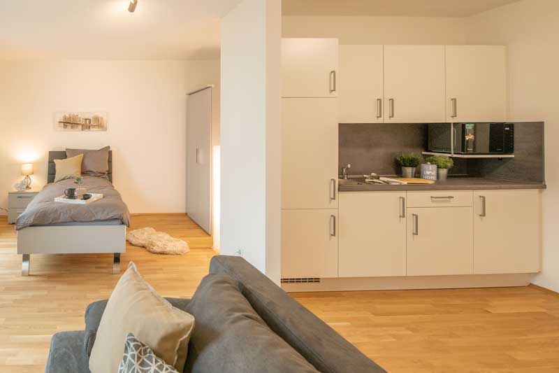 Fachgerechte Baumpflege mit Baumschnitt und Problemfällung